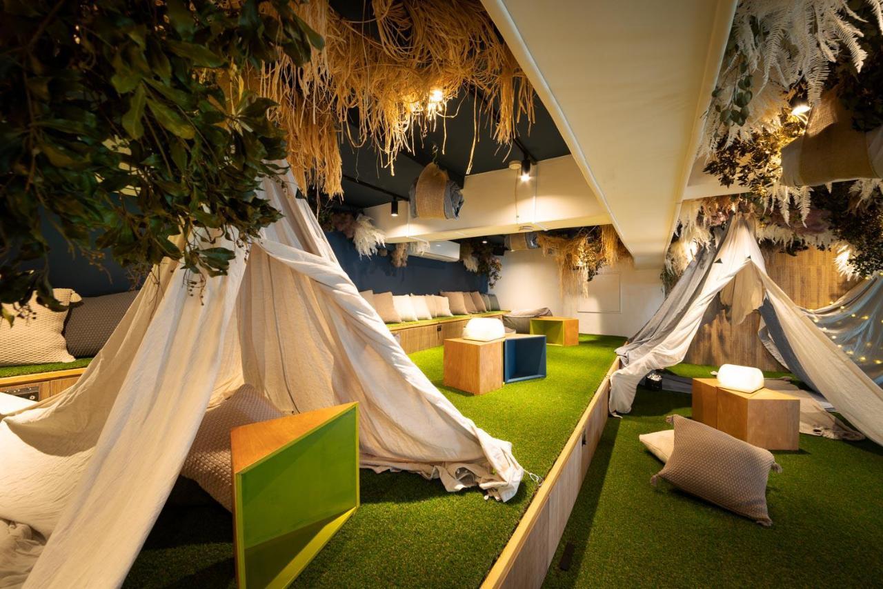 Theater Zzz Hostel Tokyo Exterior photo